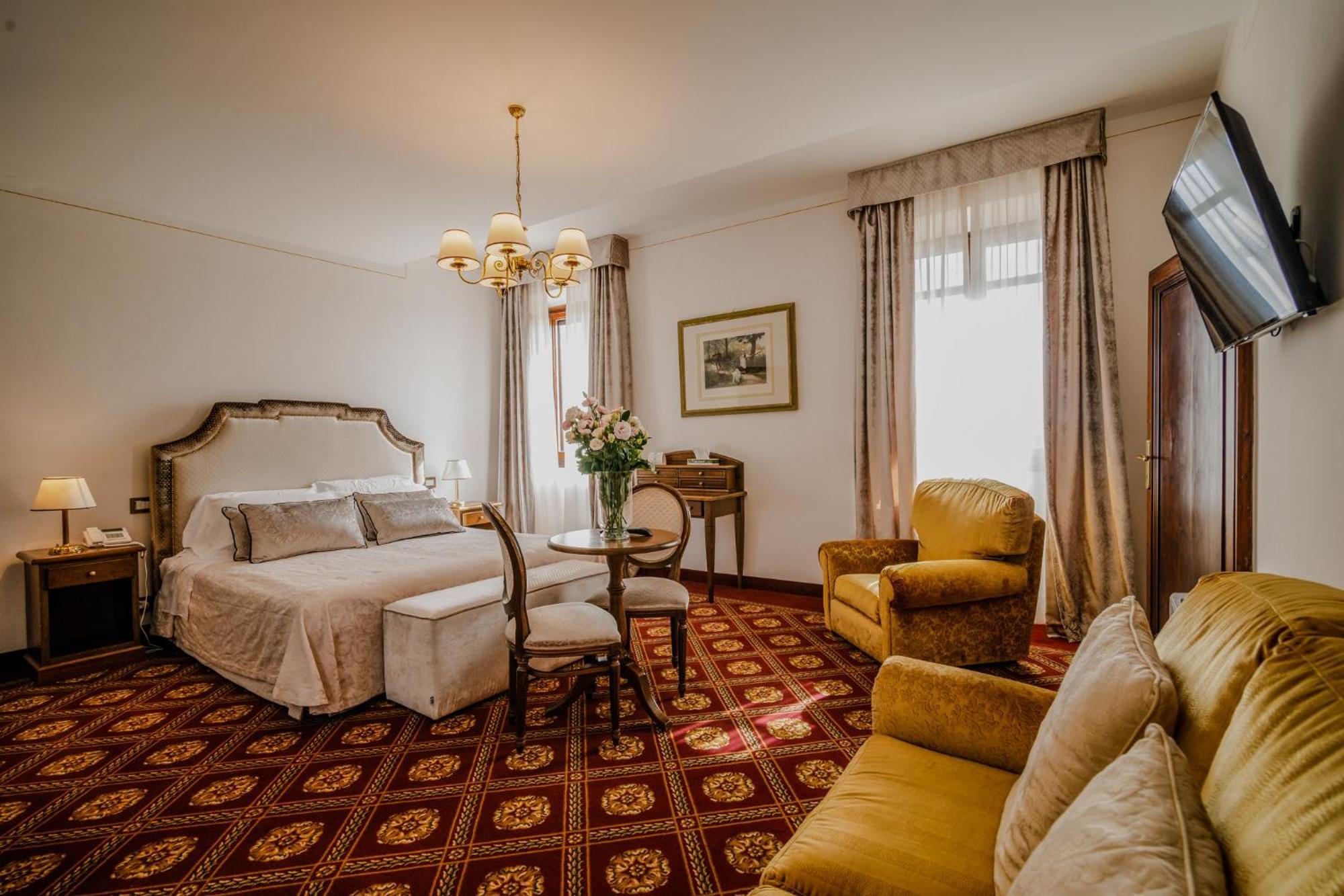 Villa Lecchi Hotel Wellness 埃尔萨谷口村 外观 照片