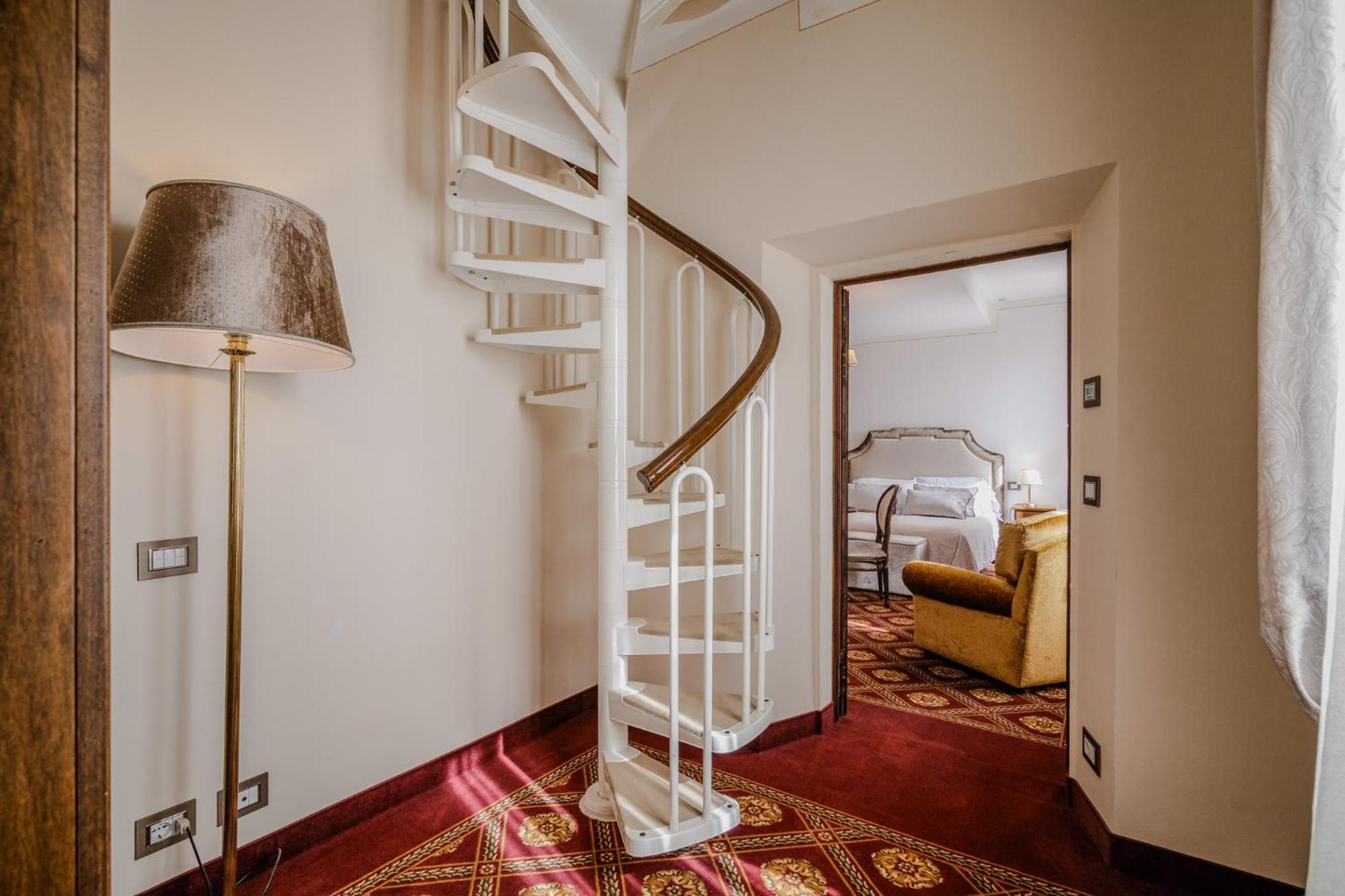 Villa Lecchi Hotel Wellness 埃尔萨谷口村 外观 照片