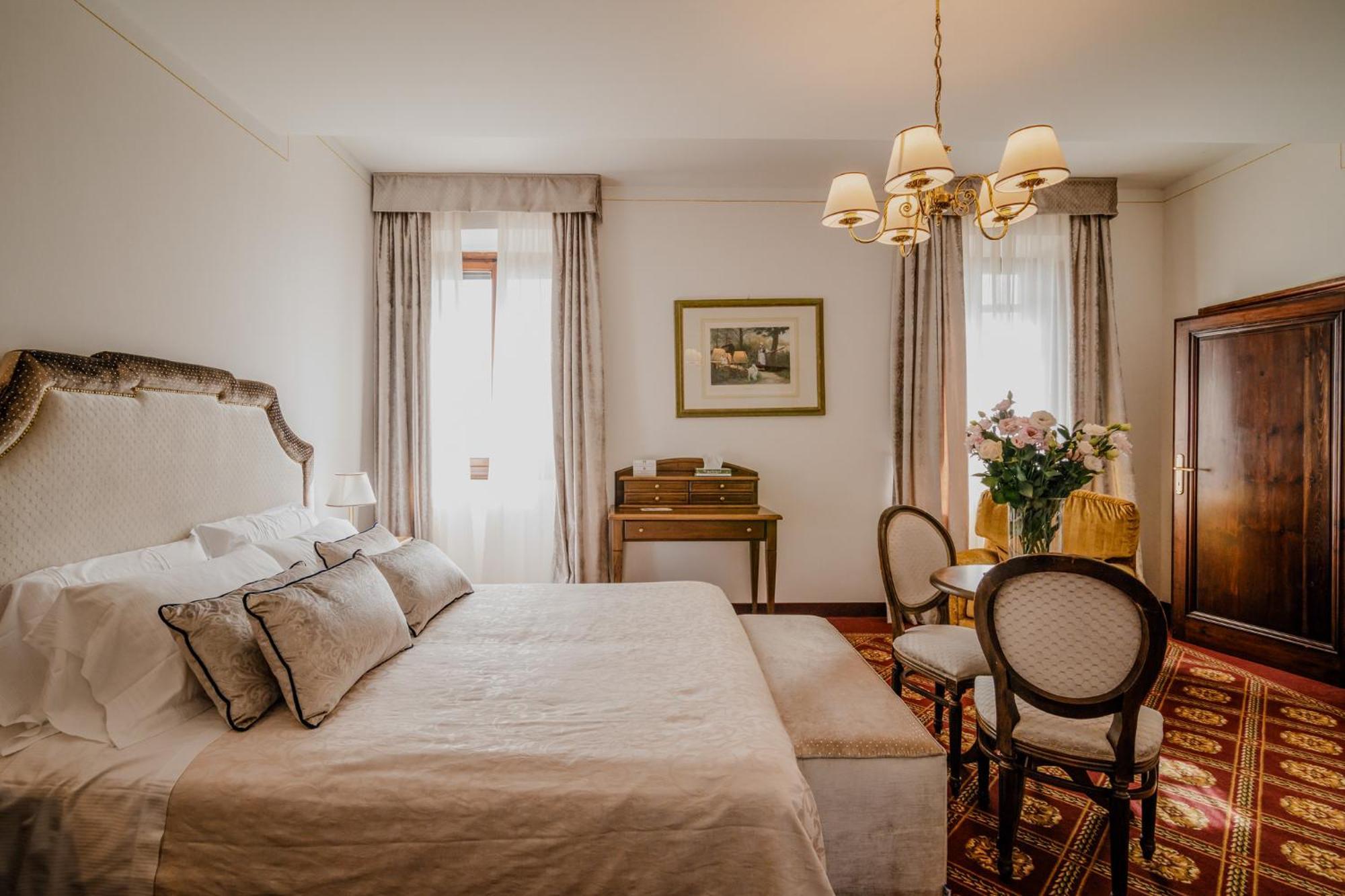 Villa Lecchi Hotel Wellness 埃尔萨谷口村 外观 照片