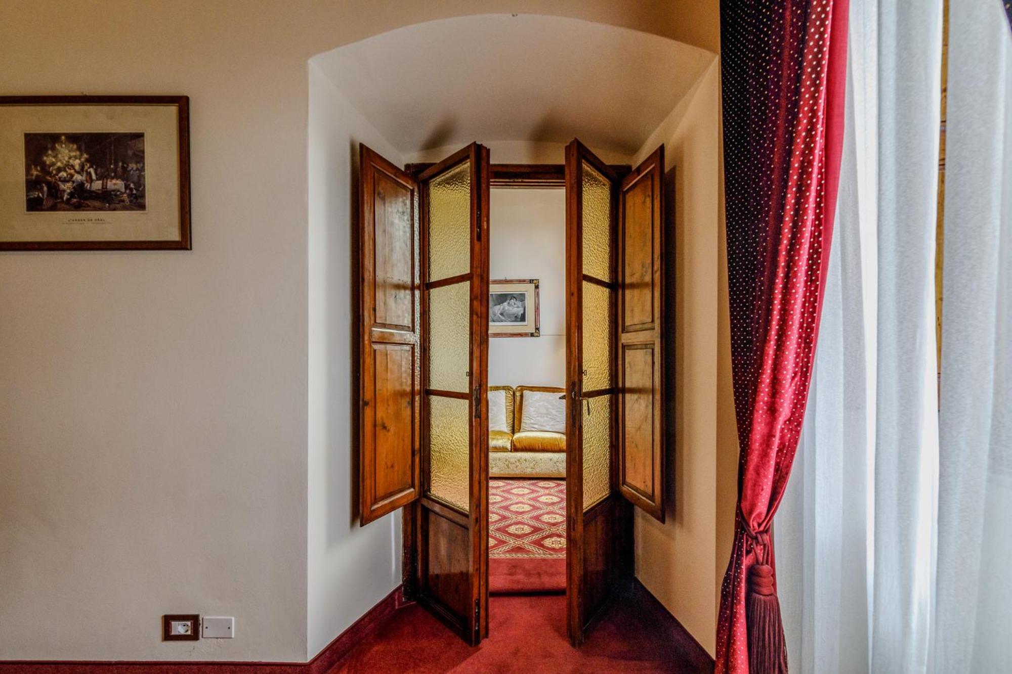 Villa Lecchi Hotel Wellness 埃尔萨谷口村 外观 照片